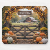 Herbstliches Bauernhof-Tor mit Bogen Mousepad (Vorne)