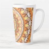 Herbstliches elegantes Mandala-Design im Boho-Stil Milchtasse (Rechts)