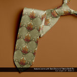 Herbstmagie Blätter und Sterne Diamantenmuster Krawatte<br><div class="desc">Fügen Sie Ihrem Herbstschrank ein bisschen Lustigkeit mit dieser Harlequin-Krawatte. Dieses einzigartige, rautengeprüfte Muster mit Herbstblättern und Sternen erinnert uns an den Zauber und den Charme der Saison. Die sanften Grüntöne und gedämpften Orangen geben diesem Design ein warmes und gemütliches Ambiente. Fügen Sie diese einzigartige und bezaubernde Krawatte Ihrem Herbststil...</div>