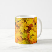 Herbstmaple-Blätter mit Herbstfarben Kaffeetasse (VorderseiteRechts)