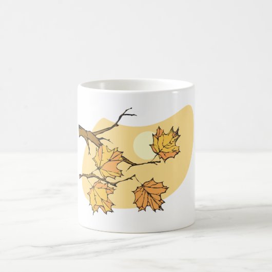 Herbstmaple-Blätter mit Zweigen und Sonnenuntergan Kaffeetasse (Mittel)