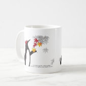 Herbstmaple-Blätter und Niedlicher Funny Pinguin Kaffeetasse (Vorderseite Links)