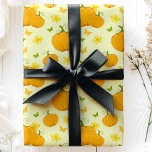 Herbstmundspulkins und Blume Muster Geschenkpapier<br><div class="desc">Dieses Herbst Erntepumpen und Blume Pattern Wrapping Paper erfasst die Essenz der Herbstsaison. Mit kräftigen Kürbissen,  zarten Blume und saisonalem Laub bietet dieses Design eine festliche und warme Touch zu Geschenkverpackungen,  die sich perfekt für Erntedank,  Erntefeiern und Herbstveranstaltungen eignen.</div>