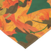 Herbstmuster mit fallenden Blättern Tischdecke (Schrägansicht)