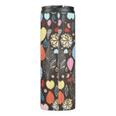 Herbstnahtloses Muster mit bunten Blätter und b Thermosbecher (Rückseite)