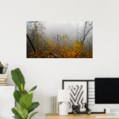 Herbstnebel im Waldposter Poster (Heimbüro)