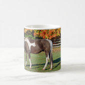 Herbstpaint Horse in Weide Kaffeetasse (Mittel)