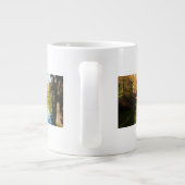 Herbstpark mit Brücke Jumbo-Tasse (Rückseite)