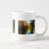 Herbstpark mit Brücke Jumbo-Tasse (Rechts)
