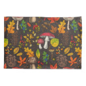 Herbstpilze, Blätter, Nüsse und Beeren im Dunkeln Kissenbezug (Rückseite-Links)