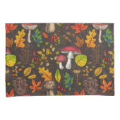 Herbstpilze, Blätter, Nüsse und Beeren im Dunkeln Kissenbezug (Vorderseite-Rechts)