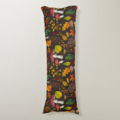 Herbstpilze, Nüsse und Beeren im Dunkeln Seitenschläferkissen (Vorderseite Vertikal)