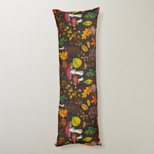 Herbstpilze, Nüsse und Beeren im Dunkeln Seitenschläferkissen (Rückseite (Vertikal))