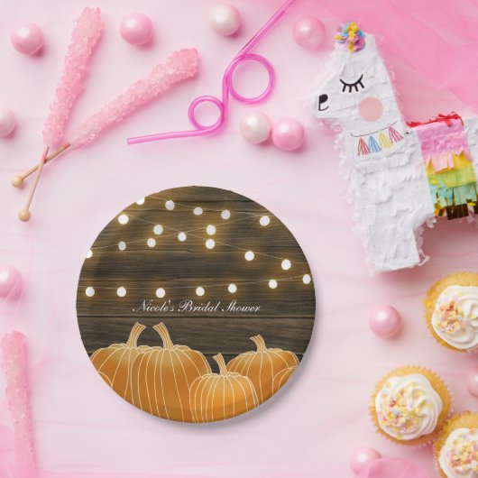 Herbstpumpen & String Lights Rustikales Brautparty Pappteller (Party)