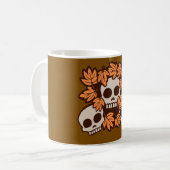 Herbstschädel mit Herbstlaub-Kranz Saisonale Freud Kaffeetasse (Vorderseite Links)