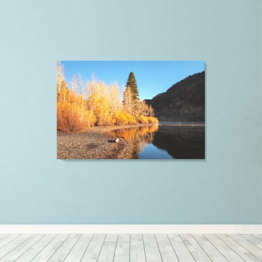 Herbstsee-Reflektion Leinwanddruck (Insitu (Holzboden))