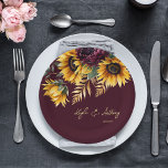 Herbstsommer Hochzeit burgundy Sonnenblumen Vorlag Pappteller<br><div class="desc">Herbst Hochzeit Burgund und gelbe Sonnenblumen grün bordeauxroten Hintergrund Goldrahmen boho rustikale Blumenzettel Papier Teller personalisiert Hochzeitstiefel Geschirr</div>