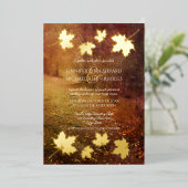 Herbstspur Ahorn Blätter Akzente Hochzeit Folieneinladung (Stehend vorne)