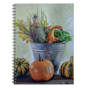 Herbststillleben mit Kürbissen, Blumen Notizblock