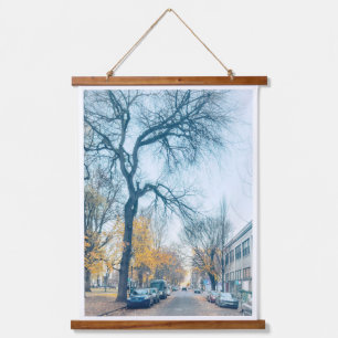 Herbststraße mit Tall Bared Tree Wandteppich Mit Holzrahmen