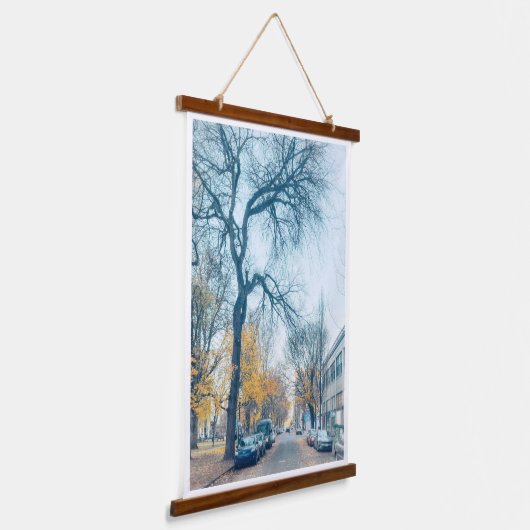 Herbststraße mit Tall Bared Tree Wandteppich Mit Holzrahmen (Gewinkelt)