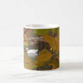Herbstteich mit Schwan Kaffeetasse (Mittel)