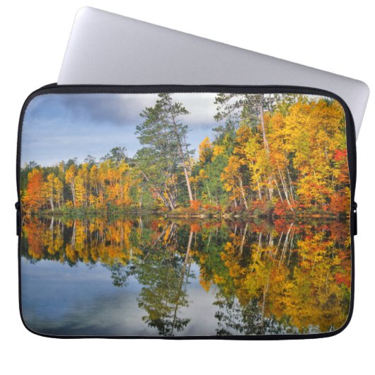 Herbstteich Reflektionen, Maine Laptopschutzhülle (Vorderseite)