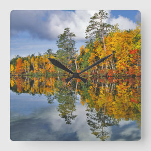 Herbstteich Reflektionen, Maine Quadratische Wanduhr
