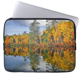 Herbstteichreflexionen, Maine Laptopschutzhülle