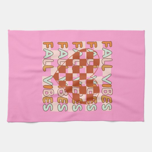 Herbstthema Checkered Heart | Fall Vibes Pink Geschirrtuch (Horizontal)