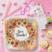 Herbstthematischer Erntedank mit Blume Kürbis Pappteller (Party)