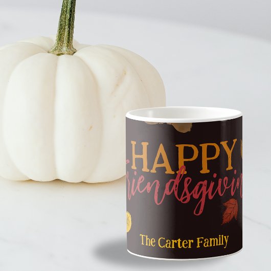 Herbstverlässt Acorns Berries Happy Friendsgiving Kaffeetasse