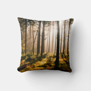 Herbstwald mit Sonnenstrahlen Kissen
