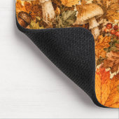 Herbstwald-Pilzmuster | Gemütliche Herbstblätter Mousepad (Ecke)