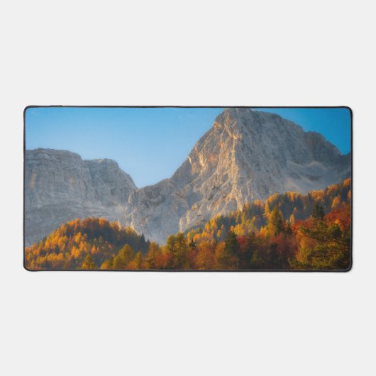 Herbstwald unterhalb der Berge Schreibtischunterlage (Vorderseite)