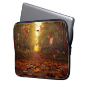 Herbstwaldweg fallende Blätter Laptopschutzhülle (Vorderseite Links)