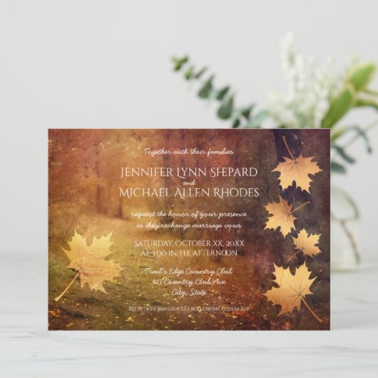 Herbstweg fällt Ahorn Blätter rustikale Hochzeit Einladung (Stehend Vorderseite)