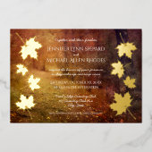 Herbstweg fällt Ahorn Blätter rustikale Hochzeit Folieneinladung (Vorderseite)