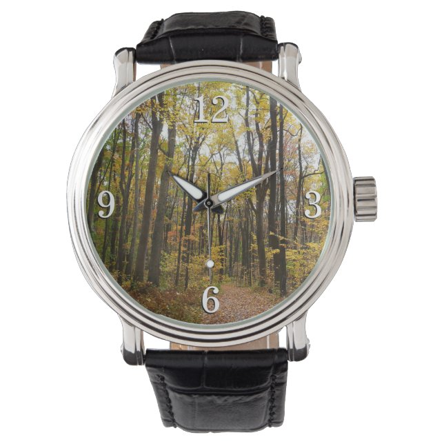 Herbstweg und Golden Blätter im Laurel Hill Park Armbanduhr (Vorderseite)