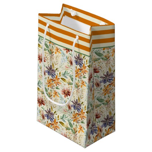 Herbstwildblumenmuster Kleine Geschenktüte (Vorderseite Schrägansicht)
