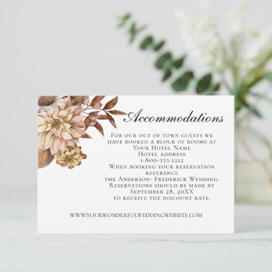 Herbstwochenende Blätter Hochzeitsunterkünfte Begleitkarte (Stehend Vorderseite)