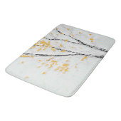 Herbstzweige mit gelben Herbstlauben Badematte (Schrägansicht)