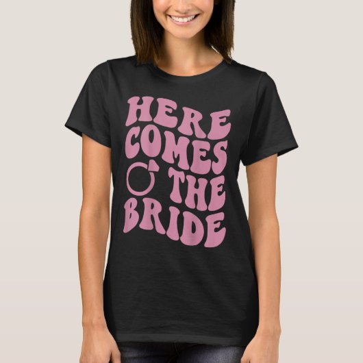 Here Comes Bride Groovy Groom Engaged Mrs Bachelor T-Shirt (Vorderseite)