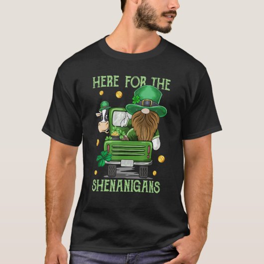 Here For The Shenanigans Gnome Cow Cattle for St P T-Shirt (Vorderseite)