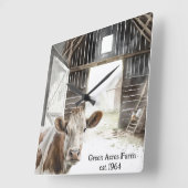Hereford Cow und Rooster in Barn Quadratische Wanduhr (Winkel)