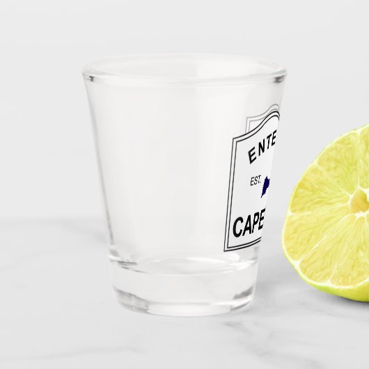 Hereinkommendes Cape Cod MA Schnapsglas (Links)