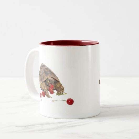 Hermann Schildkröte und Erdbeeren Zweifarbige Tasse (Vorderseite Links)