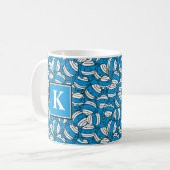 Herr Bump | Muster für blaue Verwirrung | Monogram Kaffeetasse (Vorderseite Links)