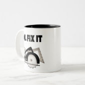 Herr Fix It Zweifarbige Tasse (Vorderseite Links)