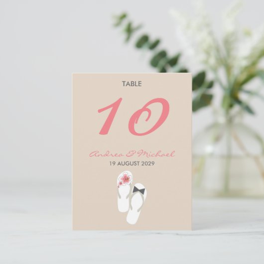 Herr & Frau Flip Flops Wedding Tischnummer Card (Stehend Vorderseite)